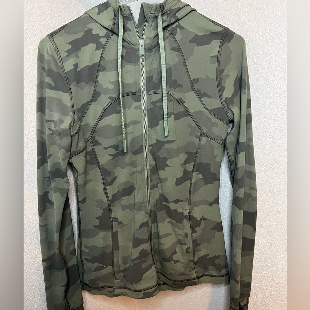 Lululemon Align Jacket in Camo- size M